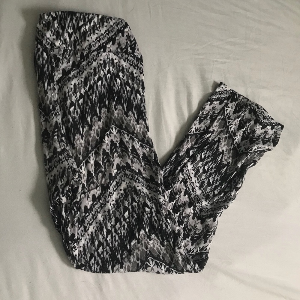 LuLaRoe Black and White leggings - OS